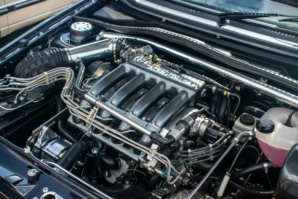 Dizel motor bölmesi ve EGR hattı detayı